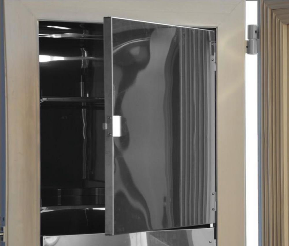 Kompartimenttüren ausgeschäumt mit Dichtung